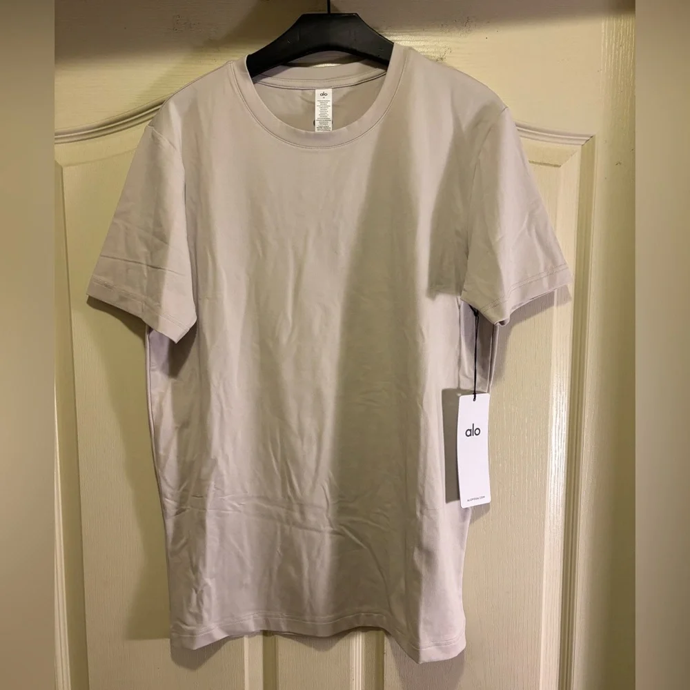 ALO Yoga Men’s “Conquer Reform” Short Sleeve (M) *BESTSELLER* - Picture 7 of 11